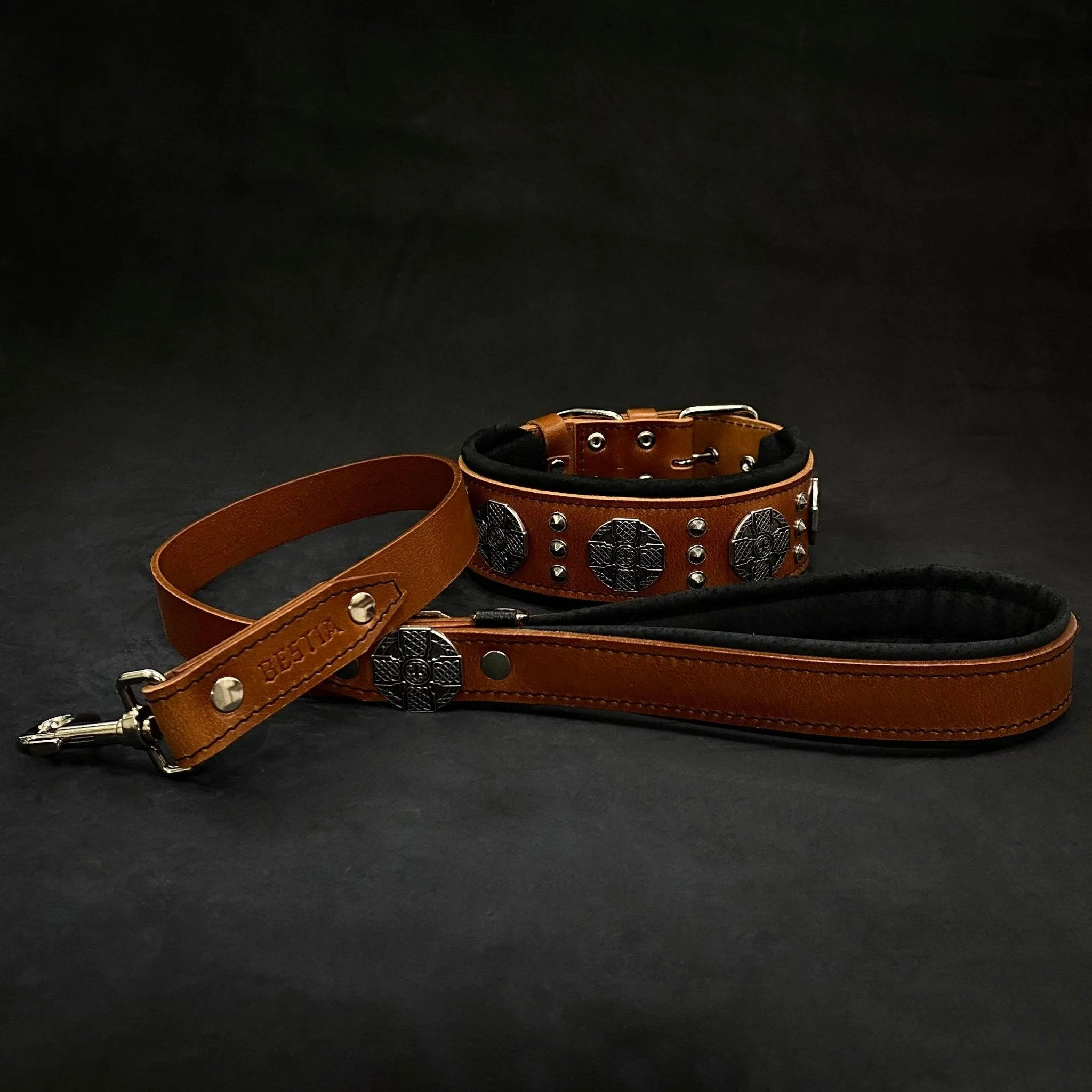The "Maximus" collar 2.5 inch wide black & silver - Image 3