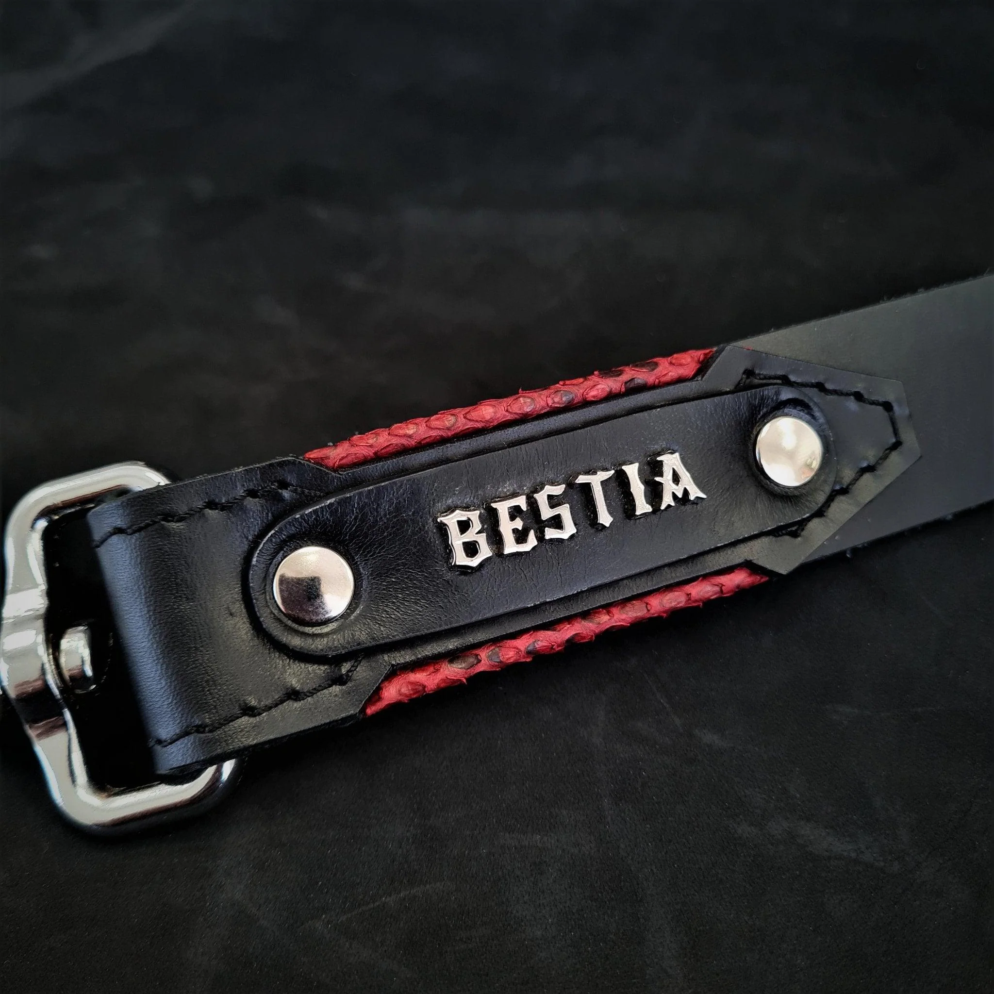 The ''Red Dragon'' leash - Image 6